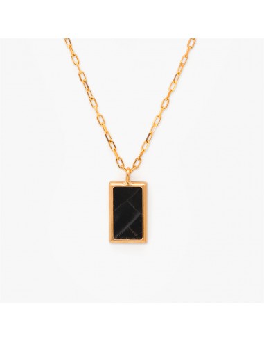 Quicksand Pendant Necklace en linge